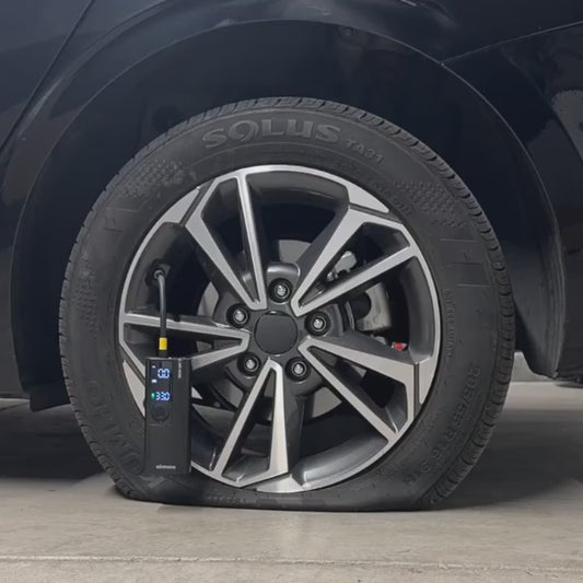 AirDrive™ inflando la rueda de un coche